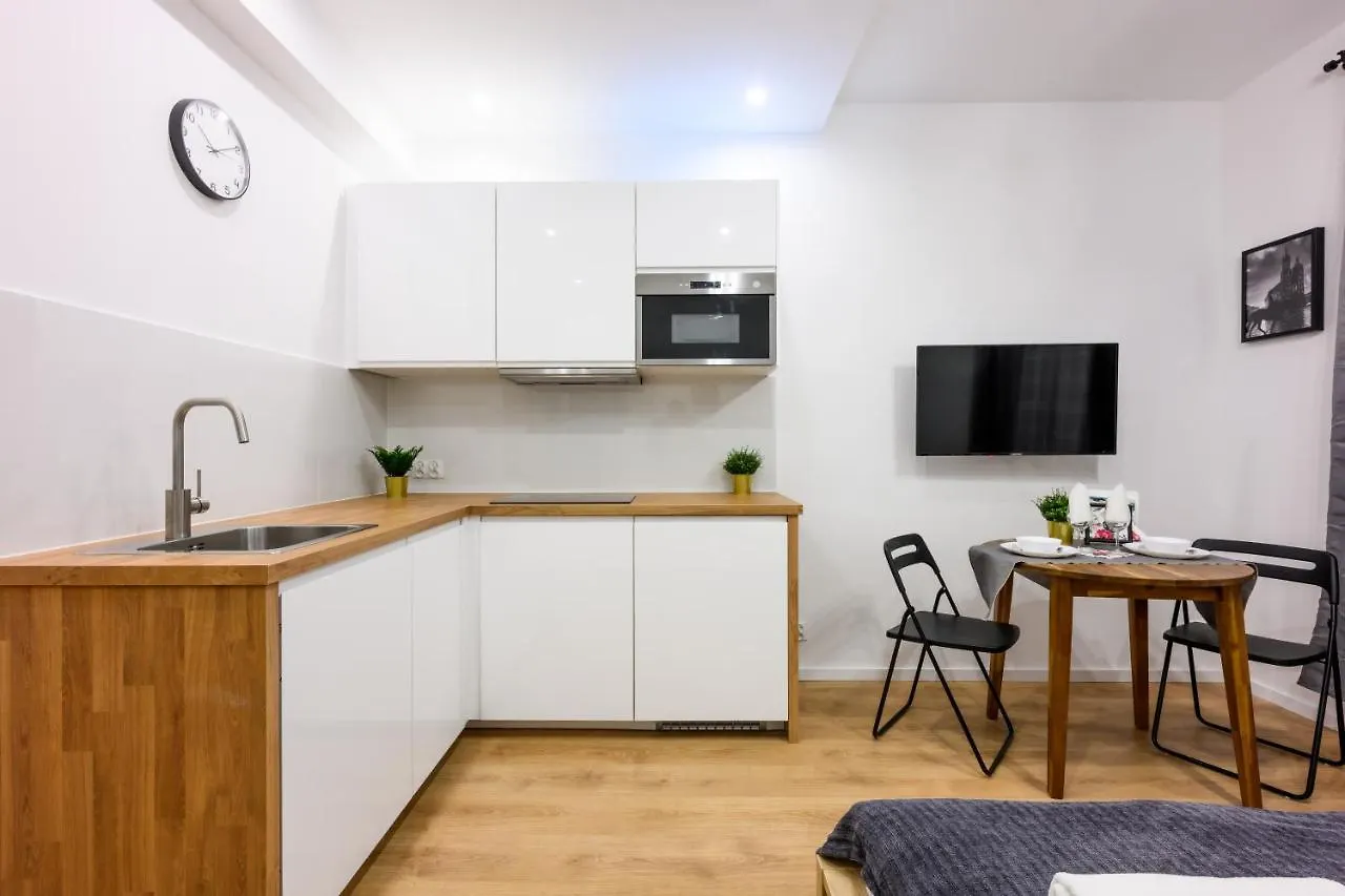 公寓式酒店 Cracow Rent Apartments - Spacious Apartments For 2-7 People In Quiet Area - Kolberga Street Nr 3 - 10 Min To Main Square By Foot 克拉科夫