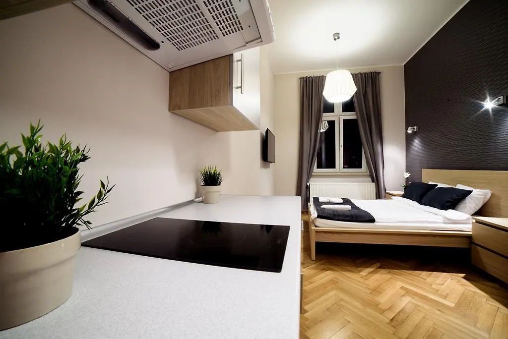 Cracow Rent Apartments - Spacious Apartments For 2-7 People In Quiet Area - Kolberga Street Nr 3 - 10 Min To Main Square By Foot 克拉科夫 公寓式酒店