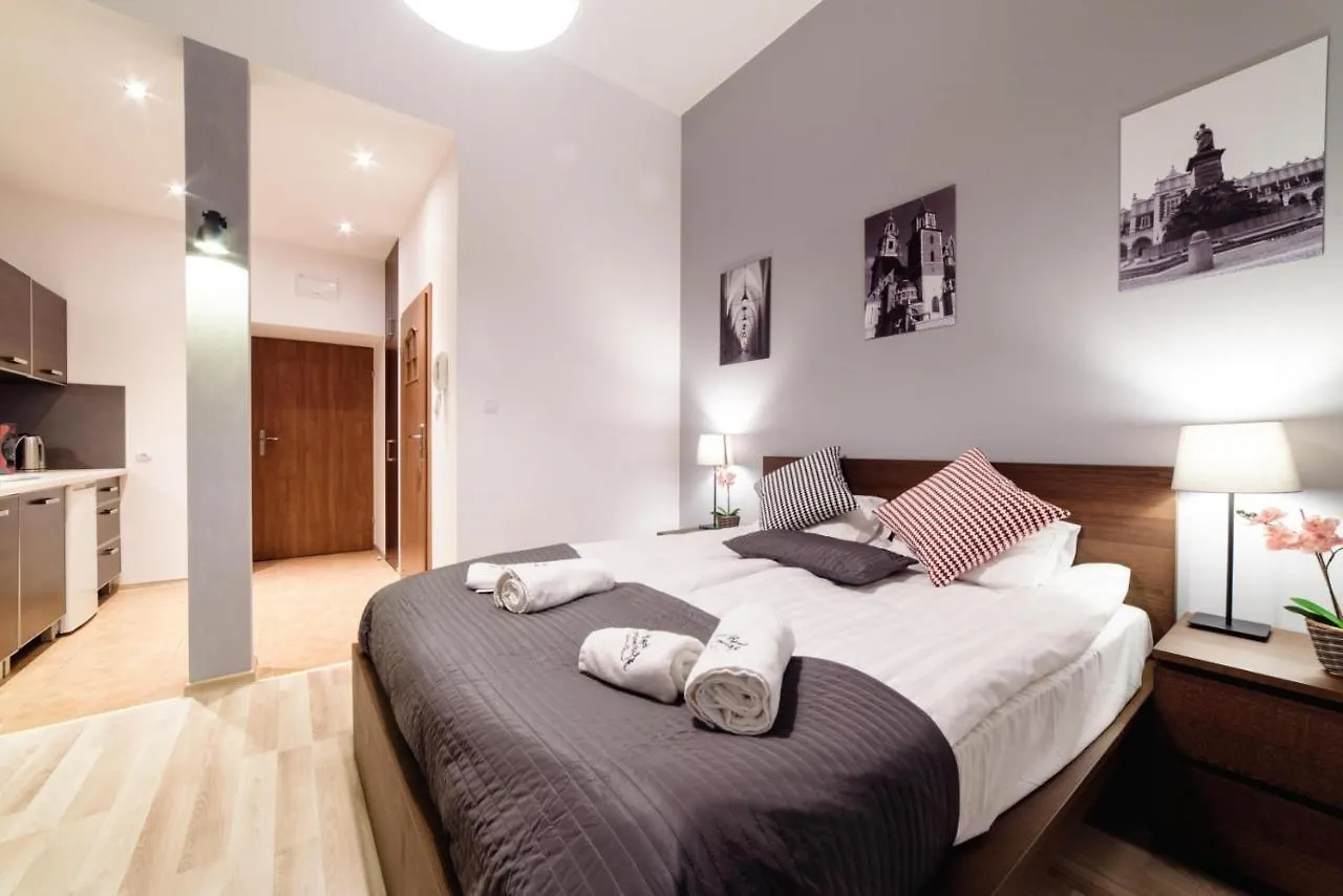 Cracow Rent Apartments - Spacious Apartments For 2-7 People In Quiet Area - Kolberga Street Nr 3 - 10 Min To Main Square By Foot 克拉科夫 0*,