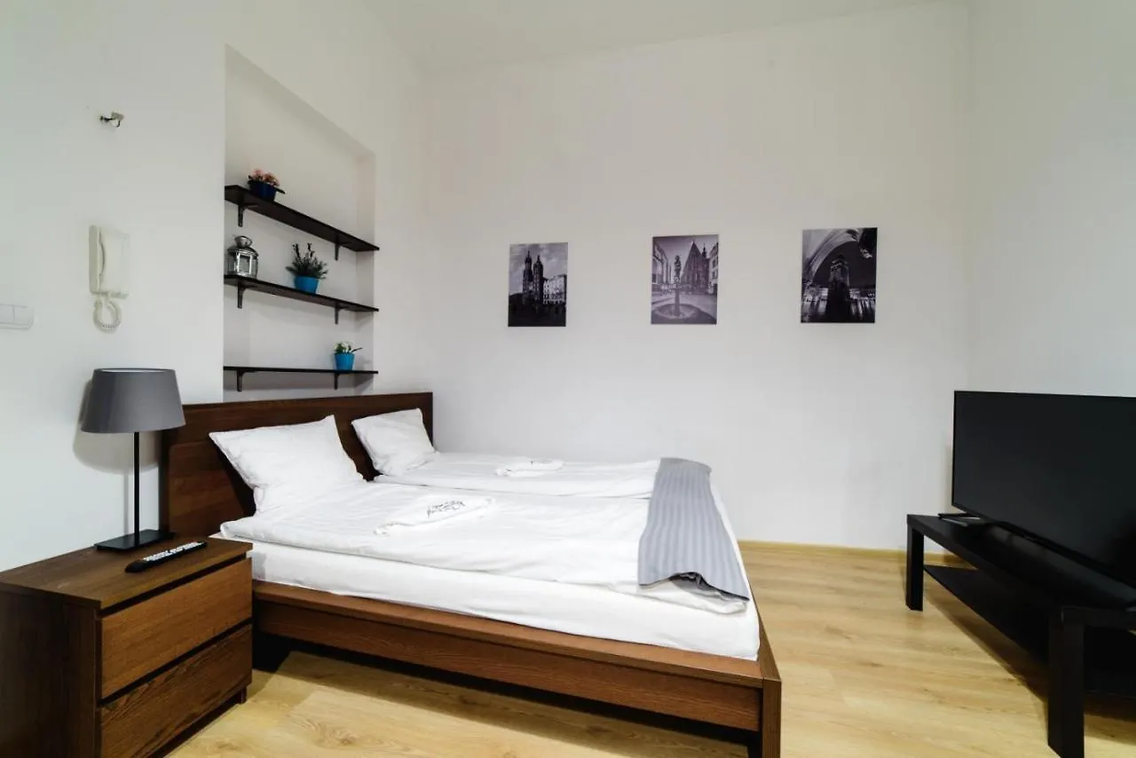 Cracow Rent Apartments - Spacious Apartments For 2-7 People In Quiet Area - Kolberga Street Nr 3 - 10 Min To Main Square By Foot 克拉科夫 公寓式酒店