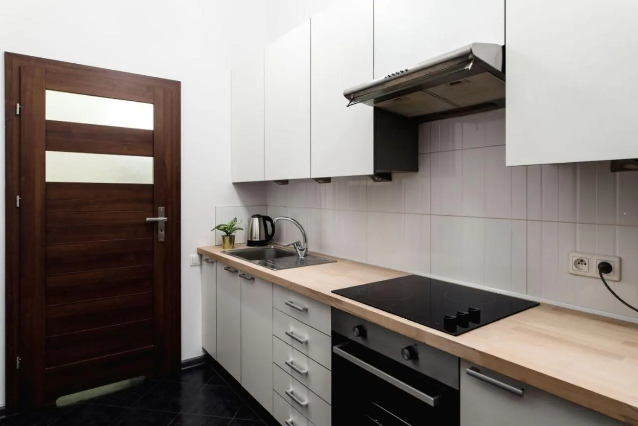 公寓式酒店 Cracow Rent Apartments - Spacious Apartments For 2-7 People In Quiet Area - Kolberga Street Nr 3 - 10 Min To Main Square By Foot 克拉科夫