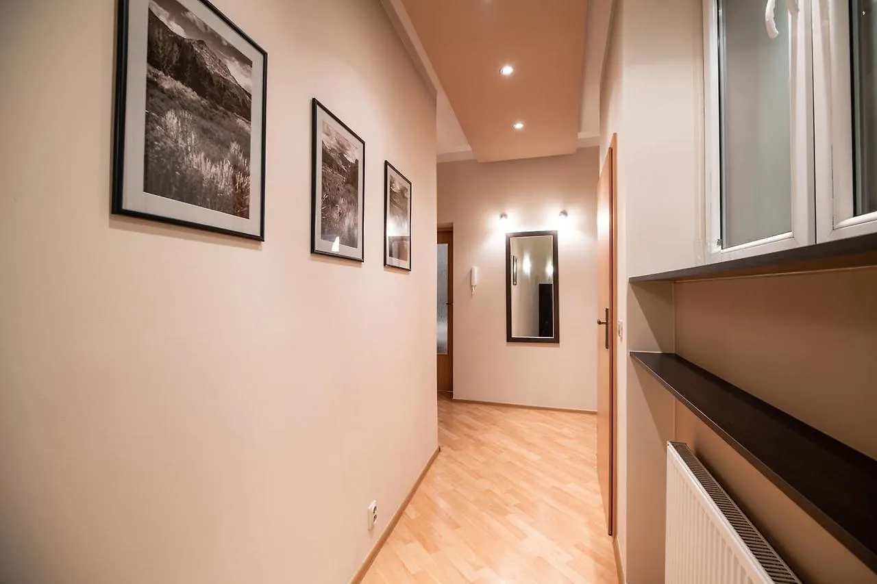 Cracow Rent Apartments: Spacious Stays Near Main Square Krakow 0*,